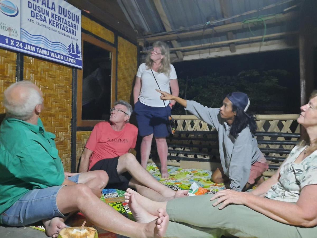 Boneputeh Homestay Taliwang Exterior foto
